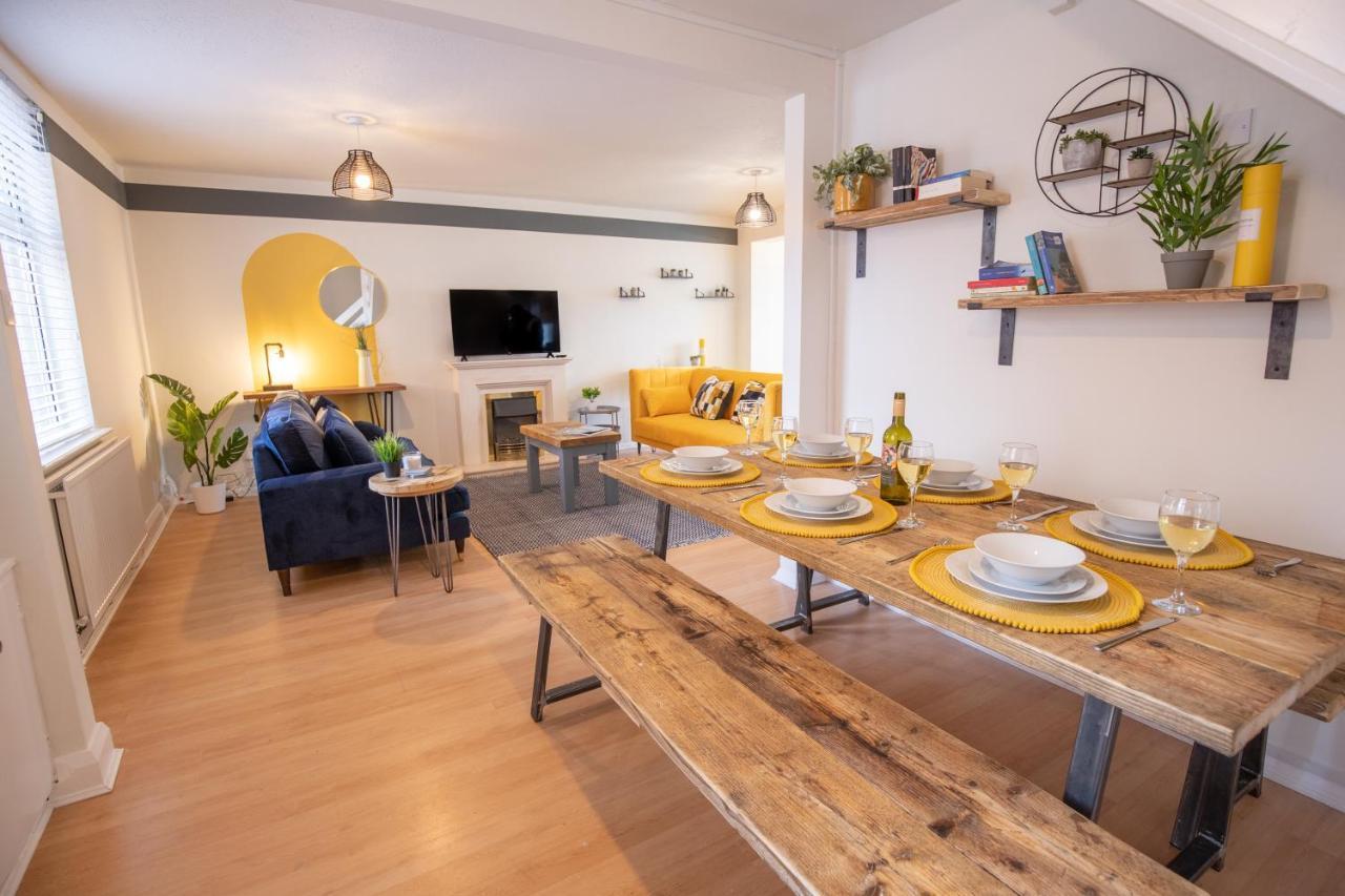Saltbox Properties- Large!! 3 Bed, 3 Bath House, Parking, Fast Wifi, Town Centre Location! Sleeps 6 Ashby-de-la-Zouch Экстерьер фото