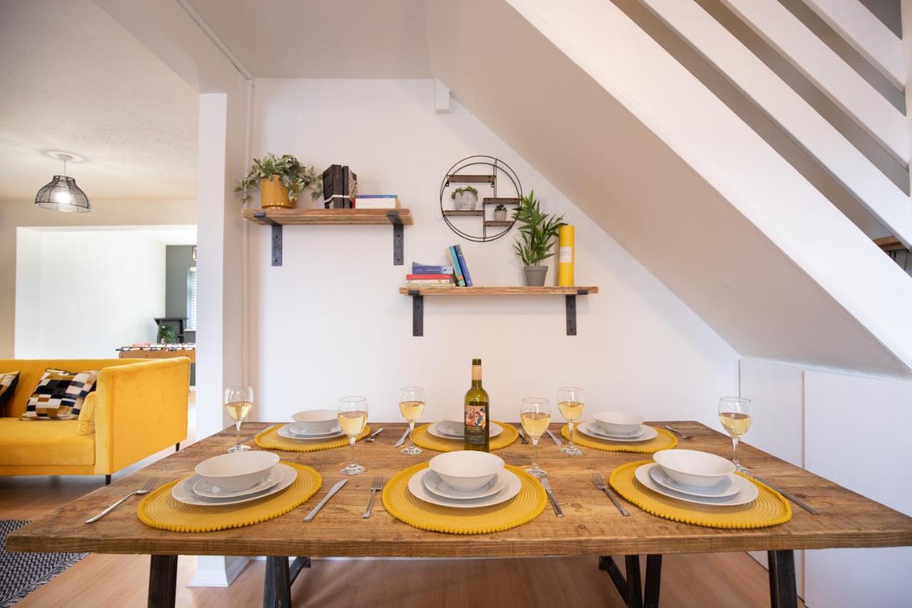 Saltbox Properties- Large!! 3 Bed, 3 Bath House, Parking, Fast Wifi, Town Centre Location! Sleeps 6 Ashby-de-la-Zouch Экстерьер фото